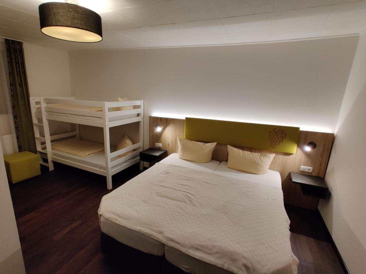 Hotel Goldene Traube Guntzbourg Extérieur photo