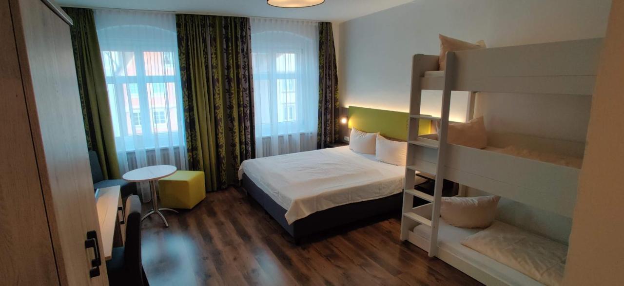 Hotel Goldene Traube Guntzbourg Extérieur photo