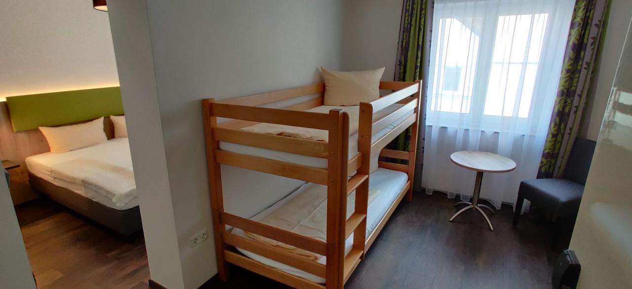 Hotel Goldene Traube Guntzbourg Extérieur photo