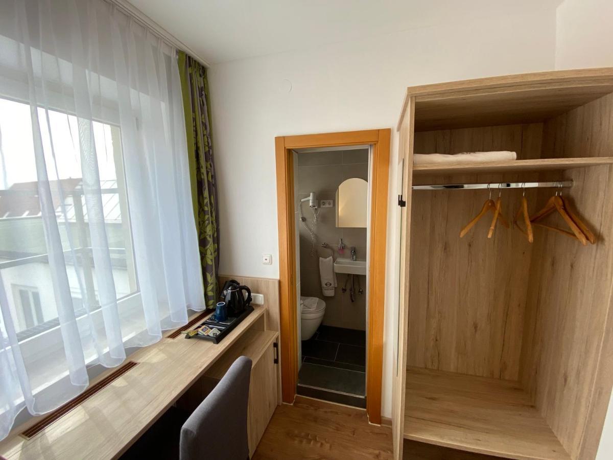Hotel Goldene Traube Guntzbourg Extérieur photo